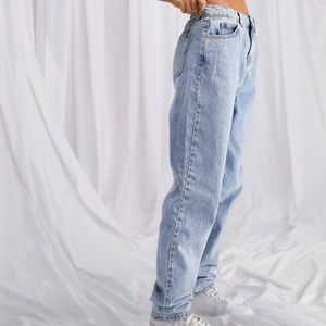 ASOS Mid-rise 90s straight leg jeans in vintage light wash 32x32